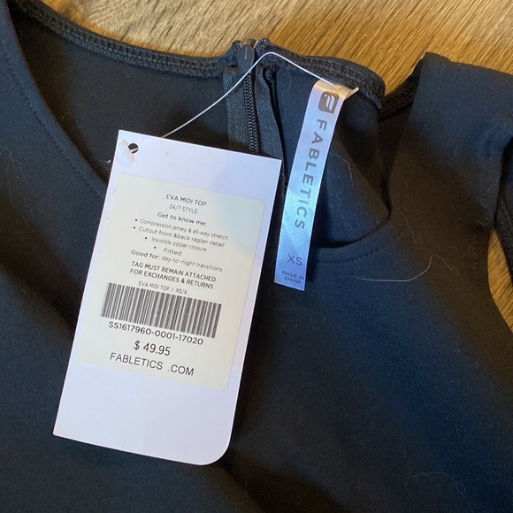 Fabletics cutout crop top, size XS, NWT - Picture 6 of 6